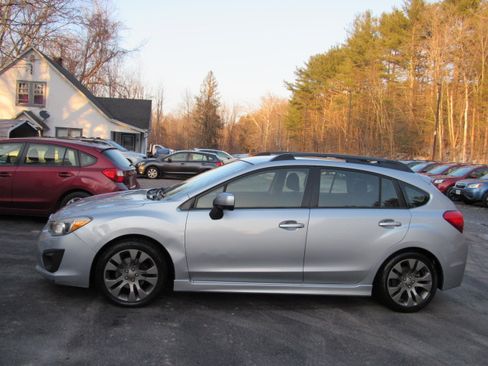 Used 2013 Subaru Impreza 2.0i Sport Premium image 3