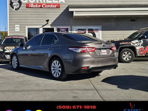 Used 2018 Toyota Camry LE image 5