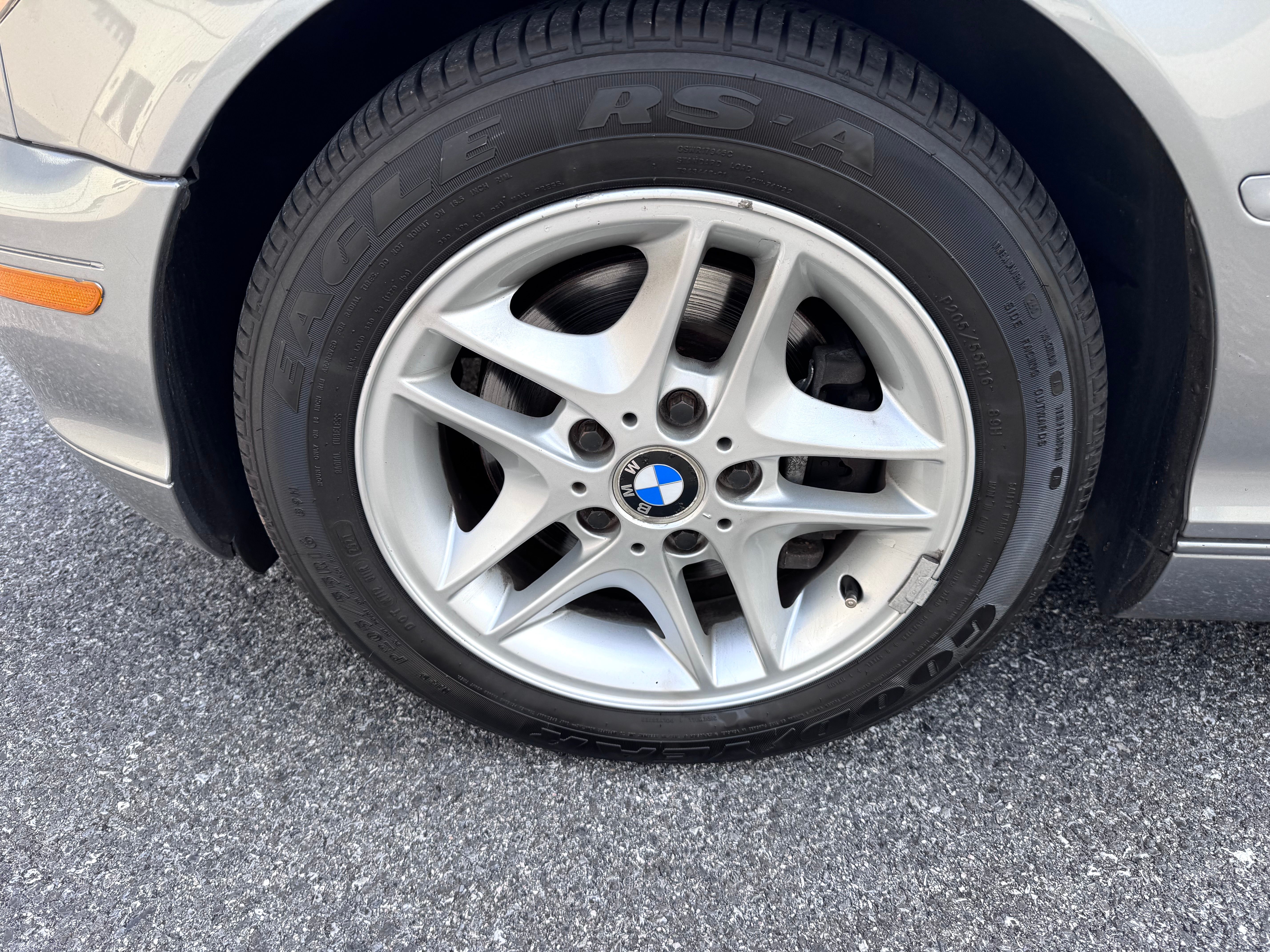 Used 2004 BMW 325Ci RWD image 10
