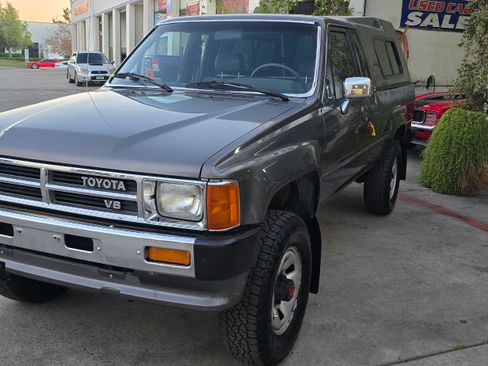 Used 1988 Toyota Pickup Deluxe image 31