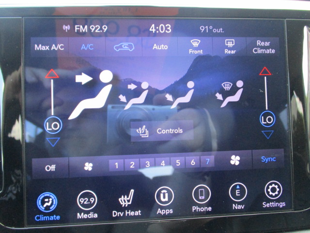 Used 2018 Chrysler Pacifica Touring-L FWD image 44