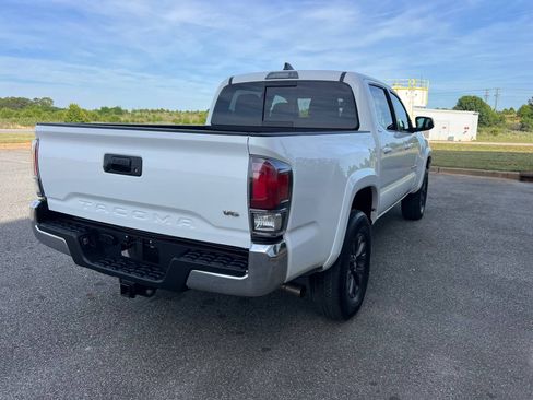 Used 2023 Toyota Tacoma Double Cab SR5 RWD image 8