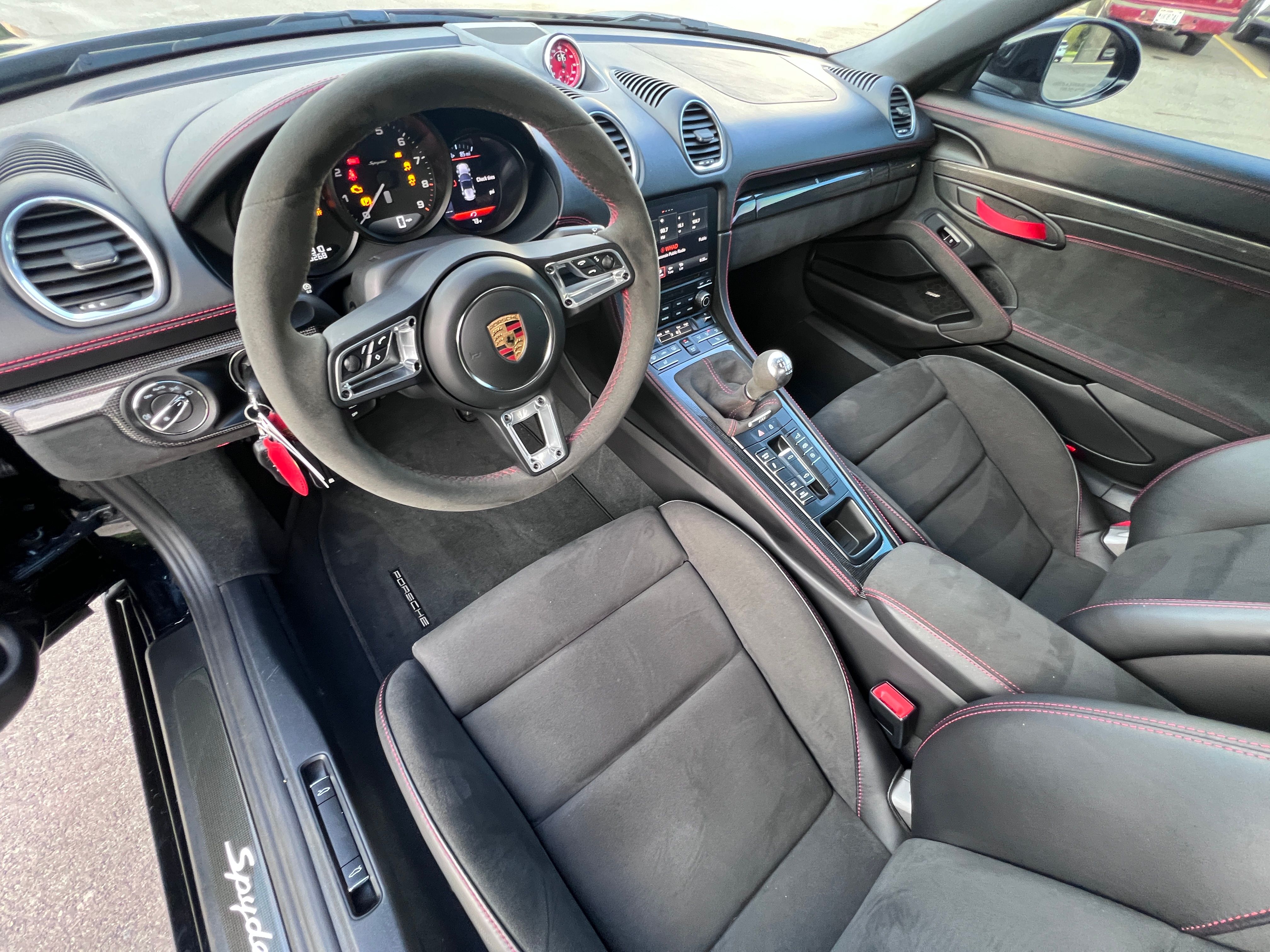 Used 2021 Porsche 718 Boxster Spyder RWD image 22