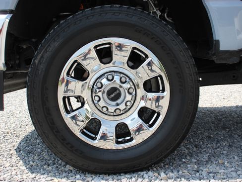 Used 2024 Ford F250 4x4 Crew Cab Super Duty image 12