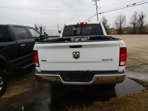 Used 2017 RAM 2500 SLT image 4