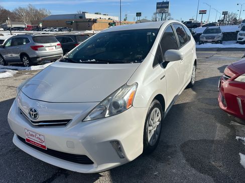 Used 2013 Toyota Prius V Three image 6