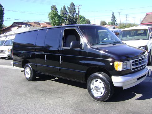 Used 2002 Ford E-250 and Econoline 250 image 3