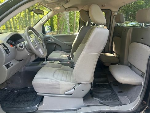 Used 2019 Nissan Frontier 2WD King Cab image 19