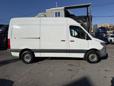 Used 2020 Mercedes-Benz Sprinter 2500 image 5