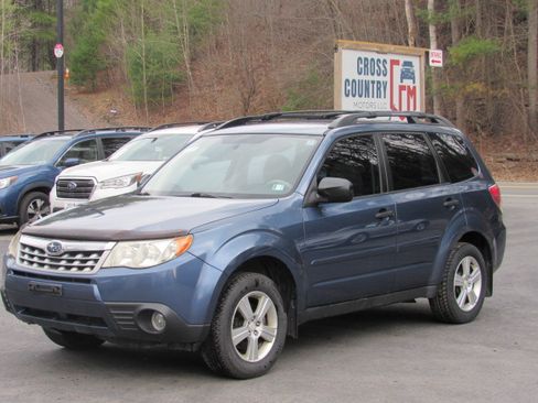 Used 2013 Subaru Forester 2.5X image 2