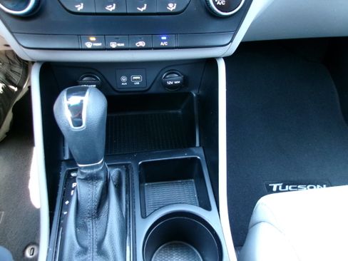 Used 2020 Hyundai Tucson FWD SE image 14