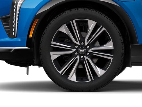 New 2025 Cadillac Optiq Luxury 2 image 31