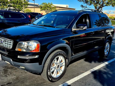 Used 2007 Volvo XC90 2WD 3.2 w/ 3rd Row image 1