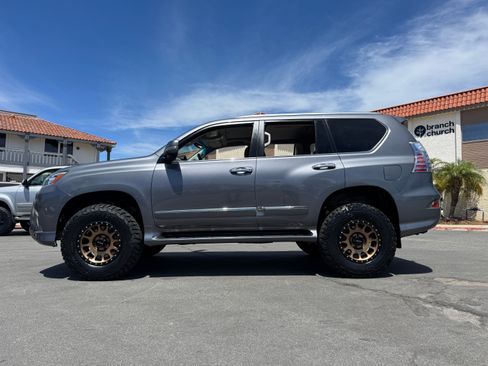 Used 2017 Lexus GX 460 Luxury image 4