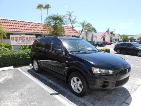 Used 2010 Mitsubishi Outlander 2WD ES image 8