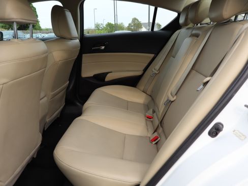 Used 2018 Acura ILX FWD image 10