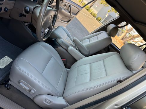 Used 2002 Toyota Sequoia SR5 image 10