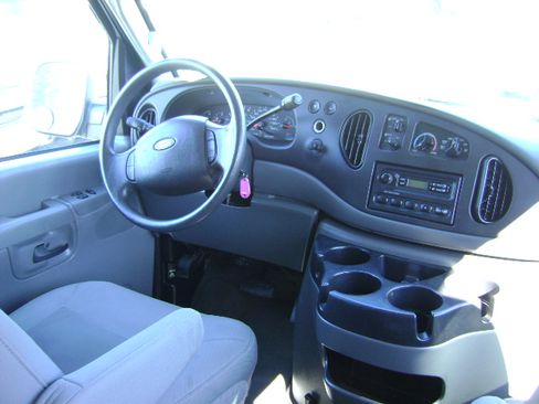 Used 2008 Ford E-350 and Econoline 350 XLT image 9