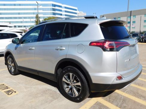 Used 2016 Toyota RAV4 XLE image 5