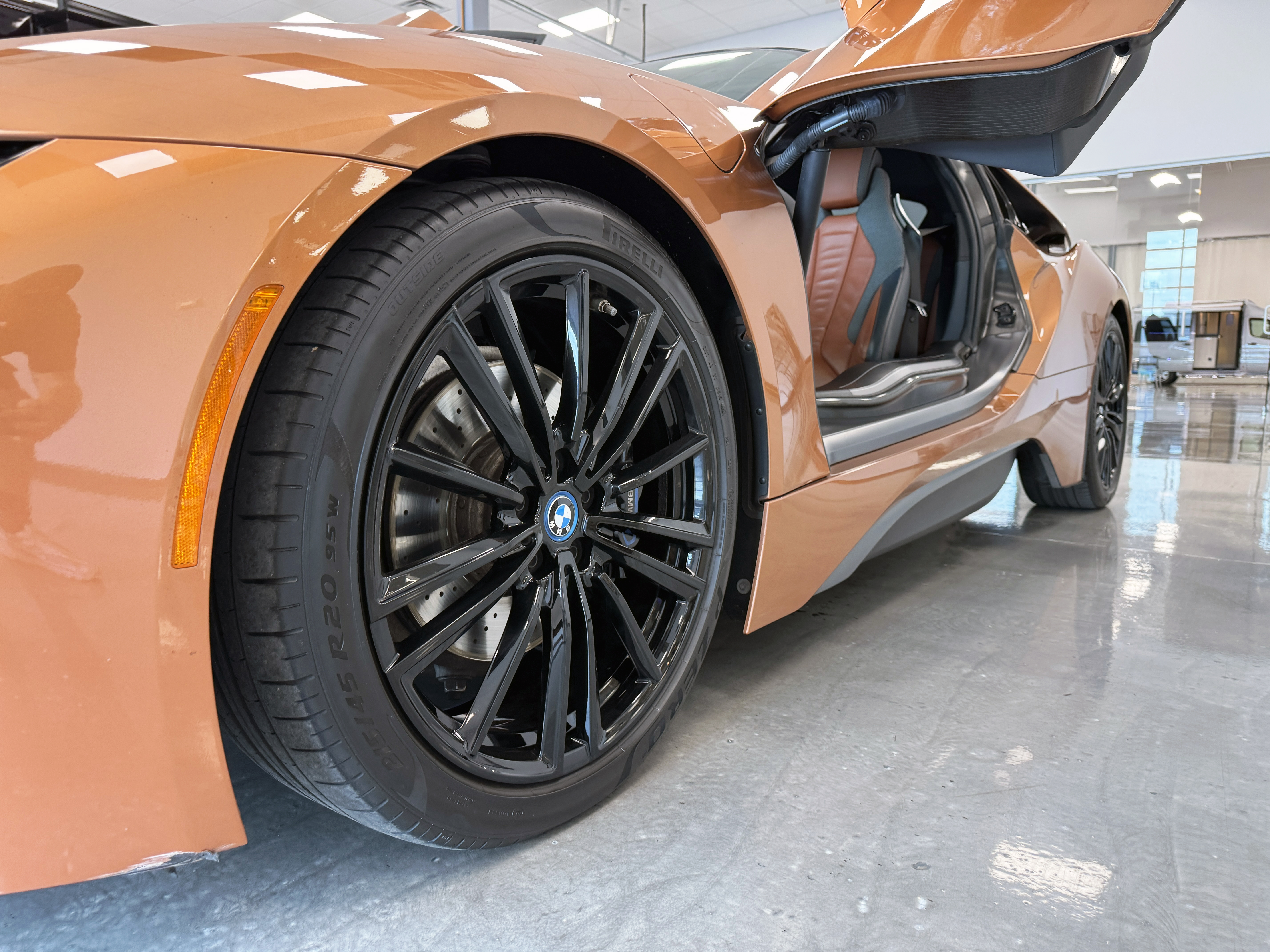 Used 2019 BMW i8 Coupe AWD/4WD image 12
