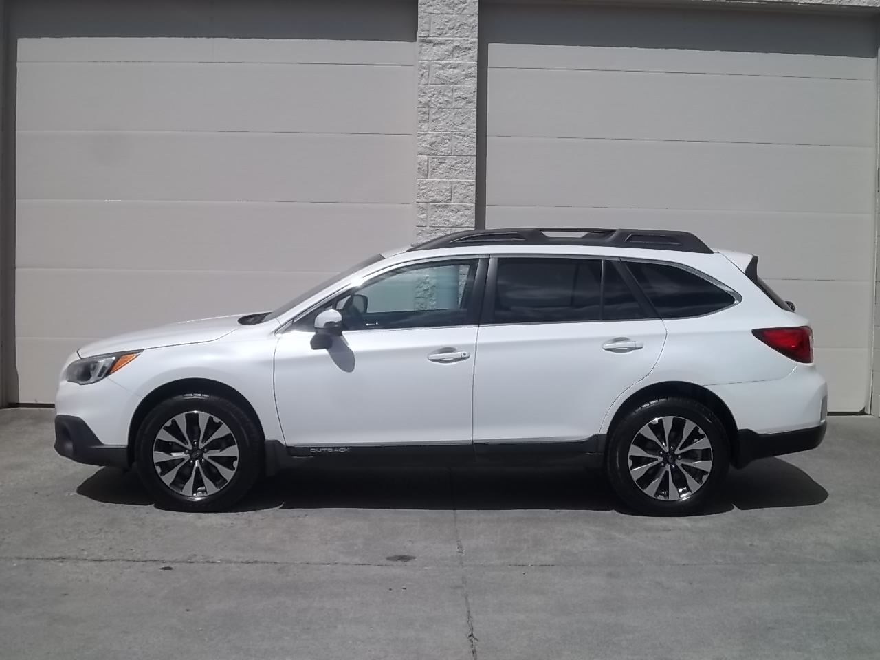 Used 2015 Subaru Outback 3.6R Limited AWD/4WD image 7