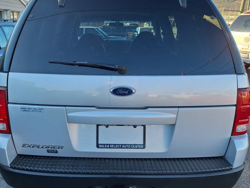 Used 2002 Ford Explorer XLT image 4