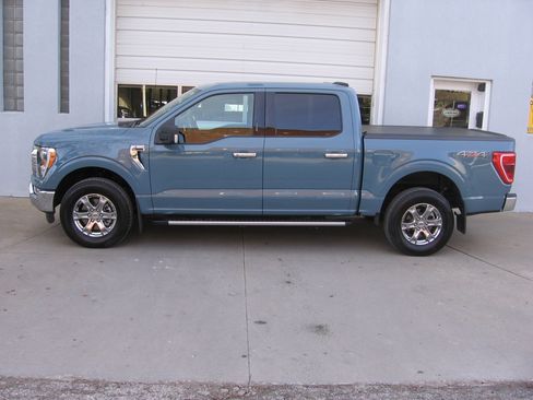 Used 2023 Ford F150 XLT image 3