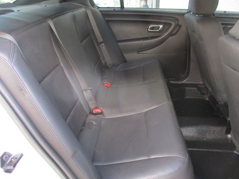 Used 2018 Ford Taurus image 6