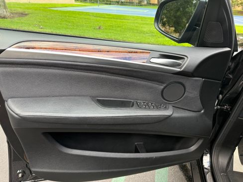 Used 2011 BMW X5 xDrive50i image 16