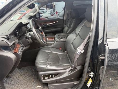 Used 2016 Cadillac Escalade Premium Luxury image 7