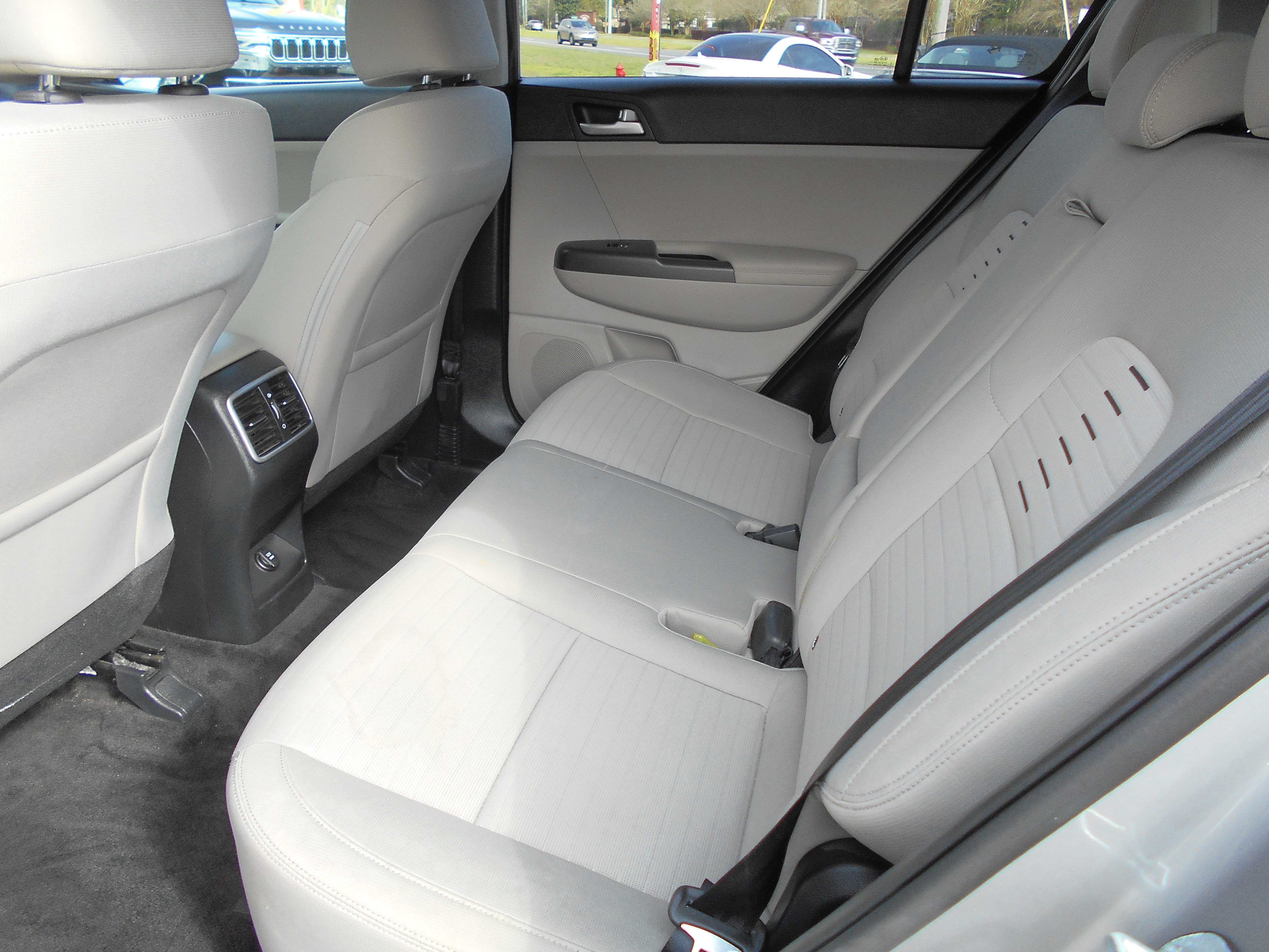 Used 2020 Kia Sportage LX FWD image 8