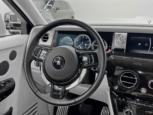 Used 2018 Rolls-Royce Phantom image 5