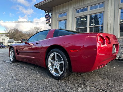 Used 2001 Chevrolet Corvette image 3