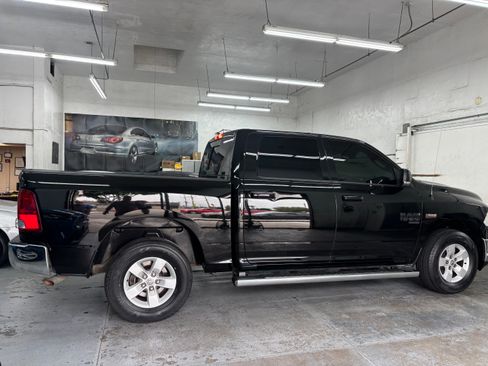 Used 2020 RAM 1500 Classic SLT image 8
