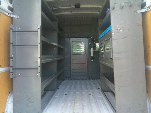 Used 2021 Nissan NV 2500 High Roof RWD image 4