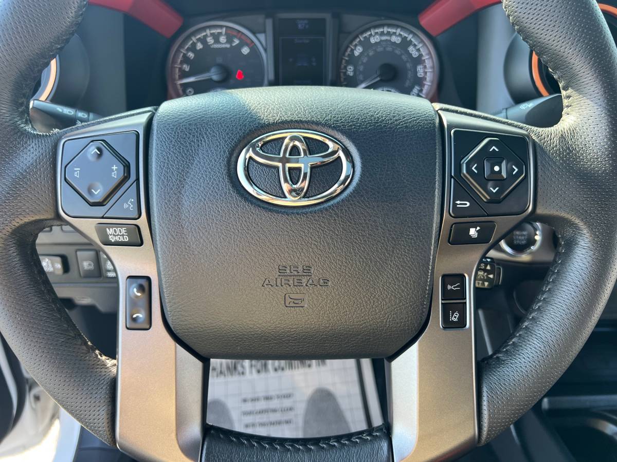 Used 2020 Toyota Tacoma TRD Sport AWD/4WD image 19