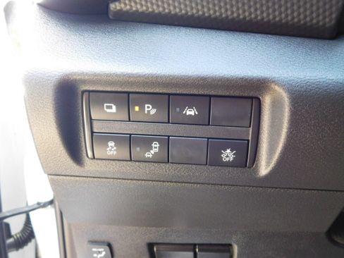 Used 2024 Nissan Kicks S image 10