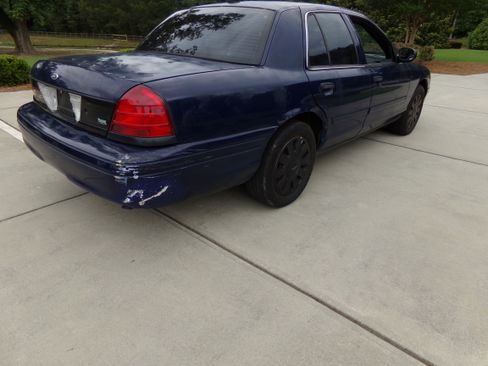 Used 2011 Ford Crown Victoria Police Interceptor RWD image 5