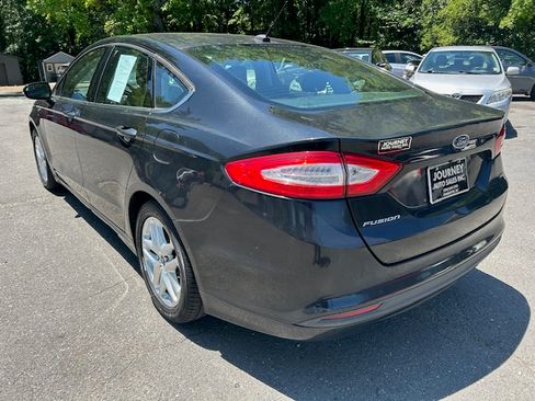 Used 2013 Ford Fusion SE FWD image 4