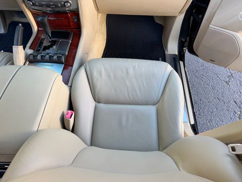 Used 2010 Lexus LX 570 image 37