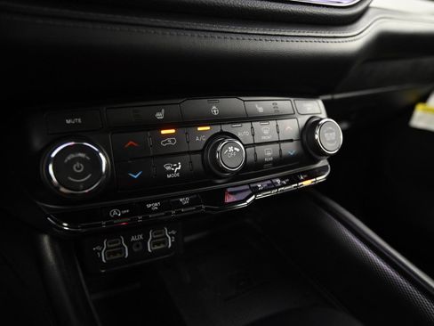 Used 2022 Dodge Durango GT image 30