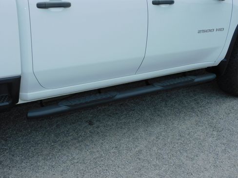 Used 2020 Chevrolet Silverado 2500 4x4 Crew Cab Custom image 14