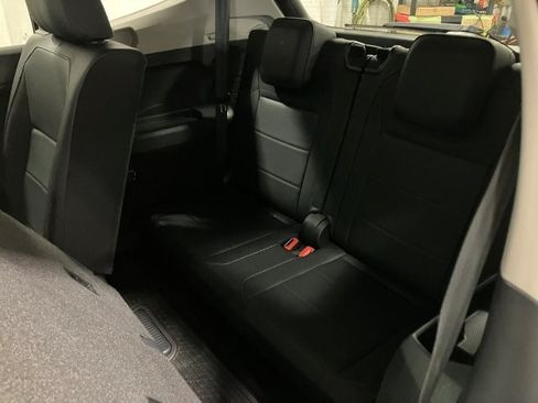 Used 2020 Volkswagen Tiguan SE image 20