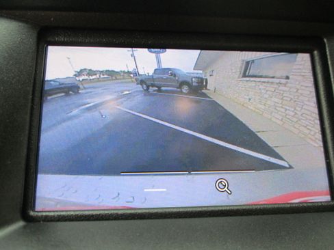 Used 2017 Ford Edge SE image 18