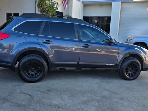 Used 2014 Subaru Outback 2.5i Premium image 8
