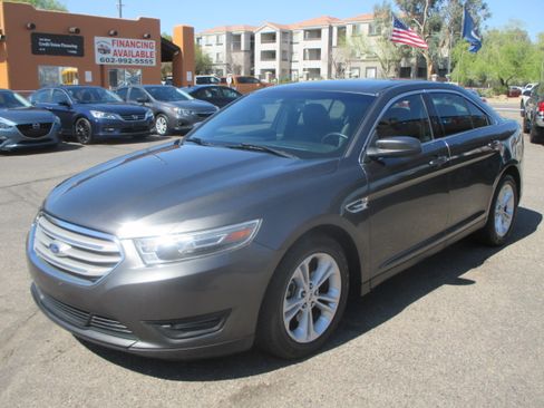 Used 2015 Ford Taurus SEL image 15