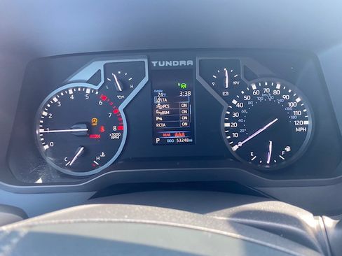 Used 2022 Toyota Tundra 4x4 CrewMax SR5 image 9