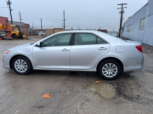 Used 2013 Toyota Camry LE image 7
