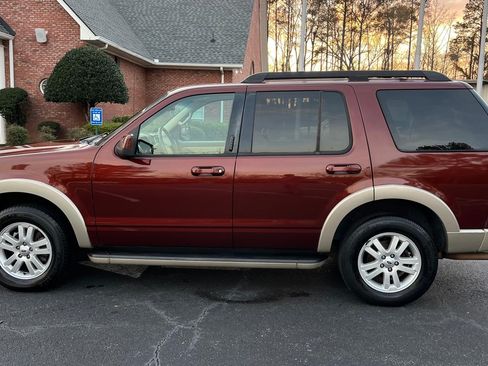 Used 2009 Ford Explorer Eddie Bauer image 4