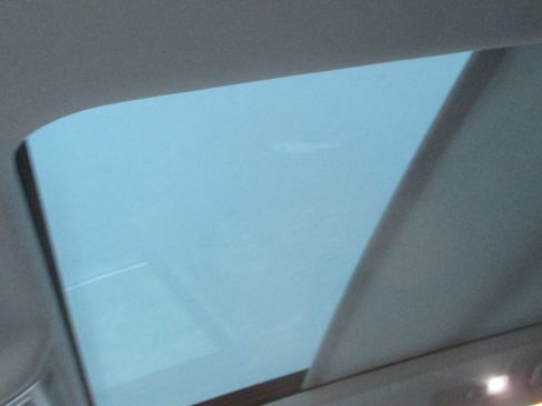 Used 2020 Volkswagen Tiguan SEL Premium image 5